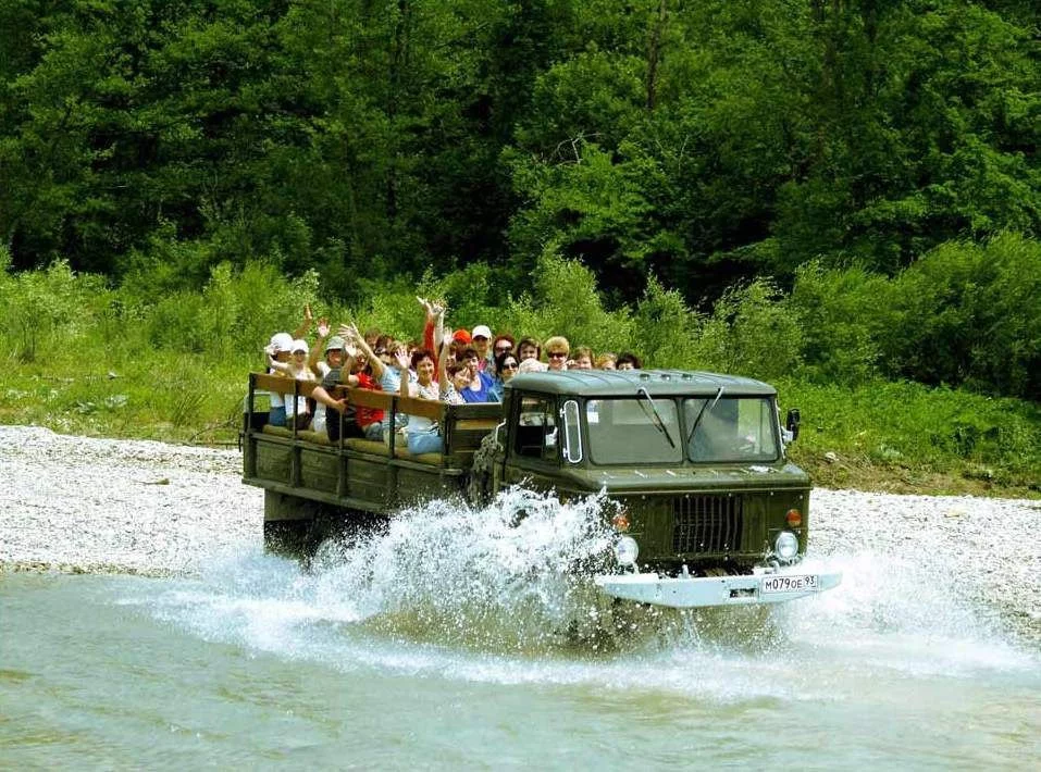 33 Водопада